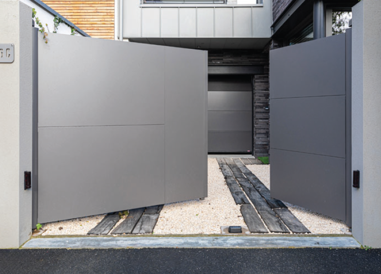 KOSTUM COLLECTION ARCHY